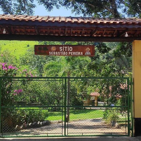 Vila Sitio Sebastiao Pereira Jambeiro Exteriér fotografie